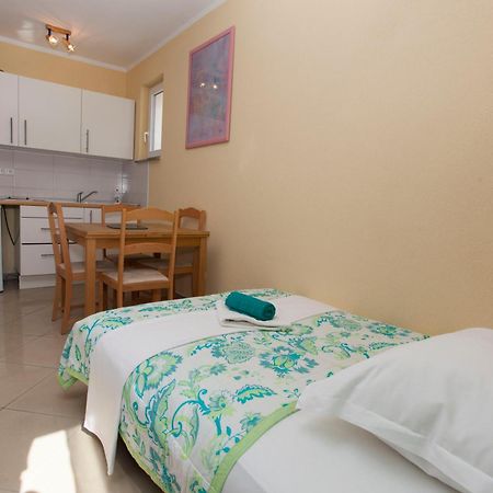 Apartments Damjanovic Makarska Phòng bức ảnh
