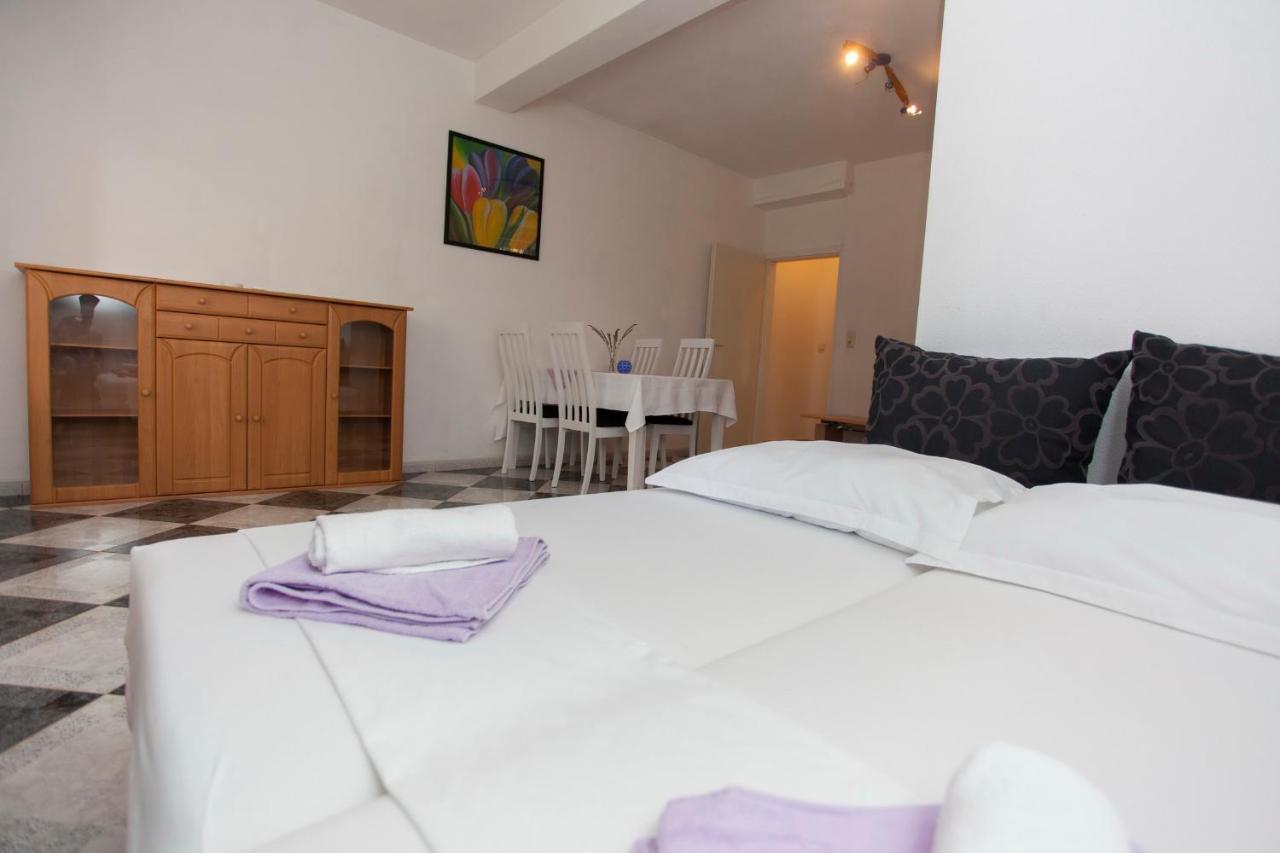 Apartments Damjanovic Makarska Phòng bức ảnh