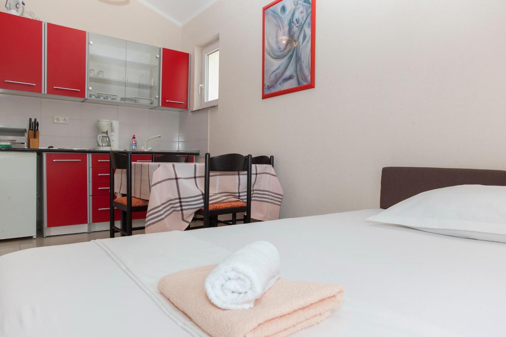 Apartments Damjanovic Makarska Phòng bức ảnh