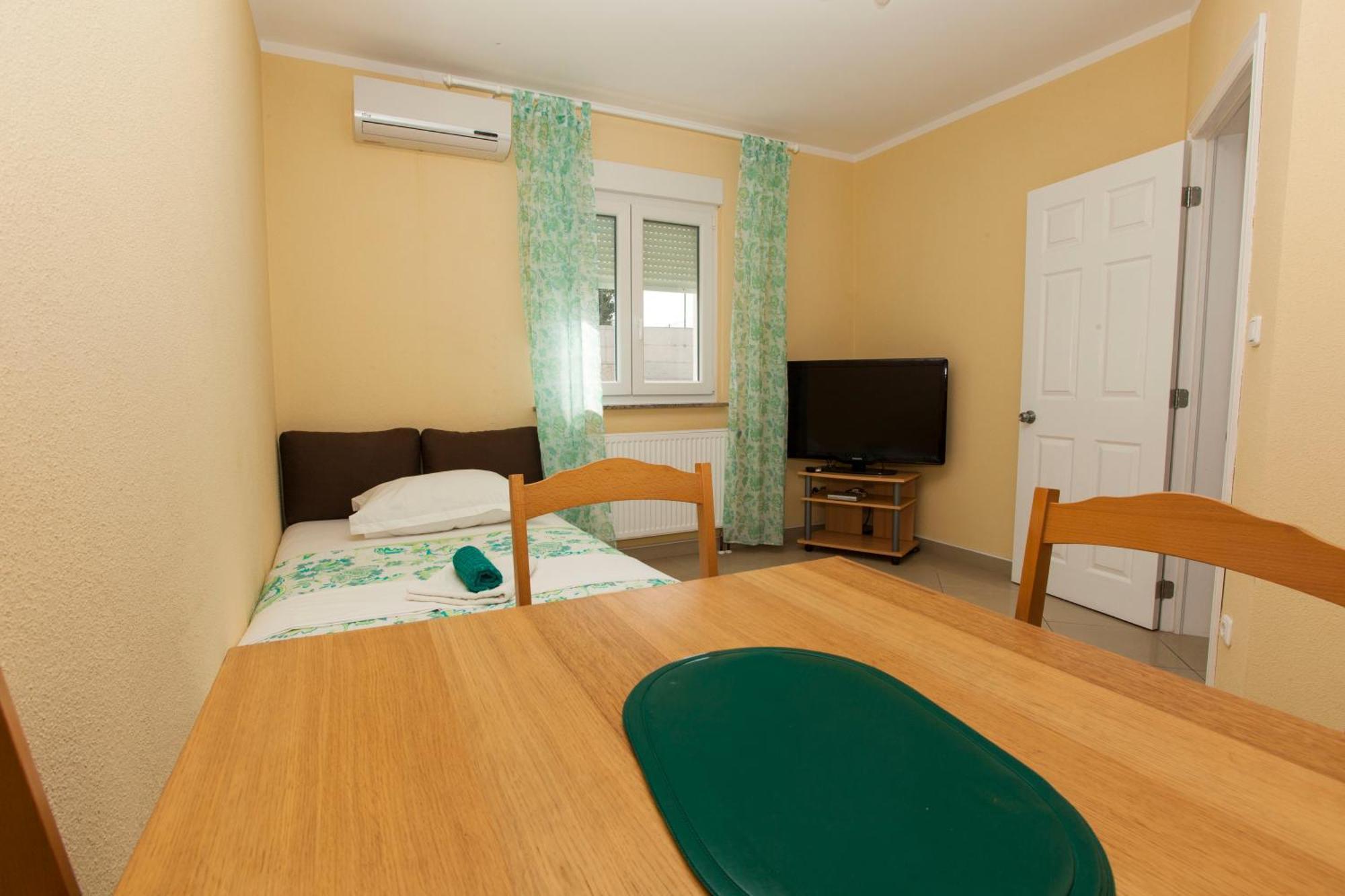 Apartments Damjanovic Makarska Phòng bức ảnh