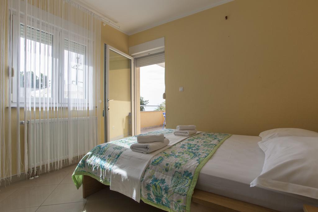 Apartments Damjanovic Makarska Phòng bức ảnh