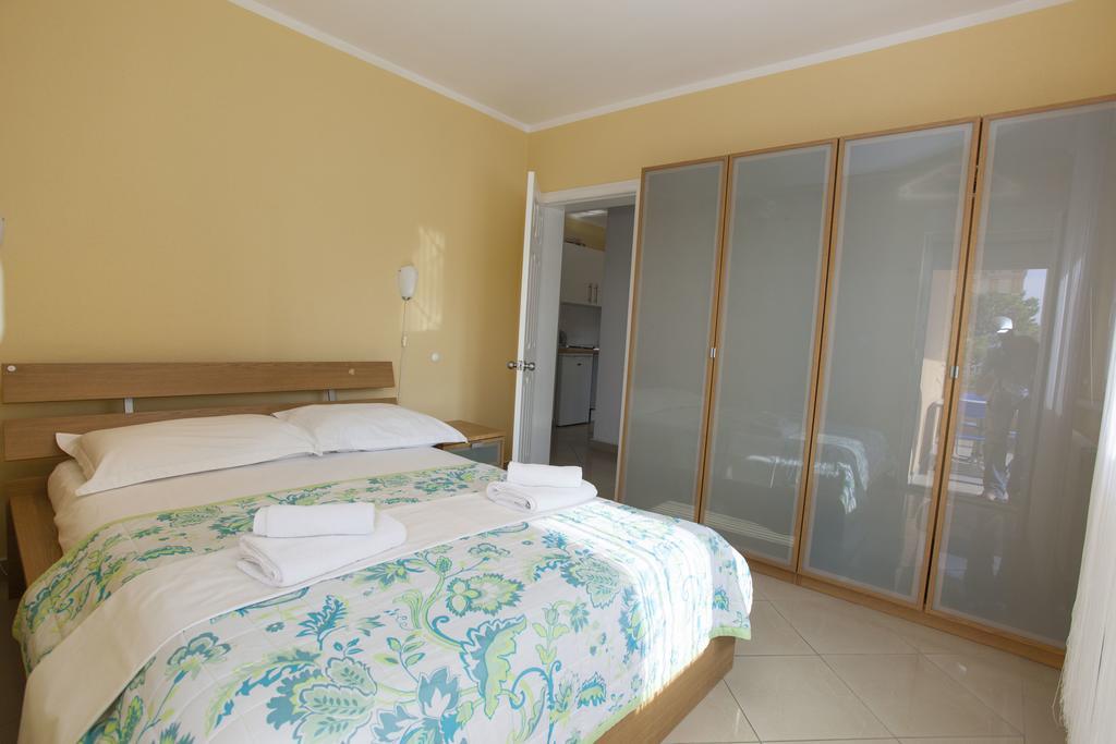 Apartments Damjanovic Makarska Phòng bức ảnh