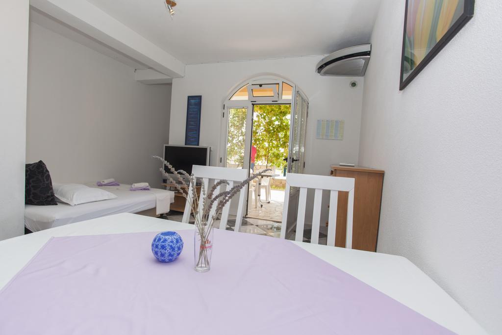 Apartments Damjanovic Makarska Ngoại thất bức ảnh