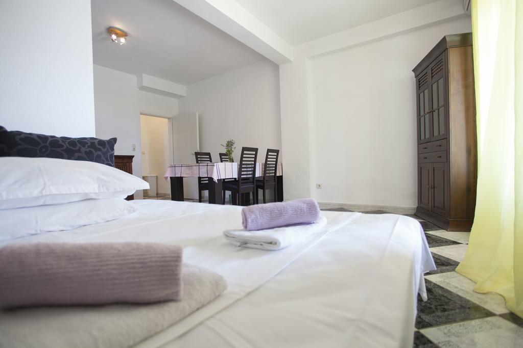 Apartments Damjanovic Makarska Ngoại thất bức ảnh