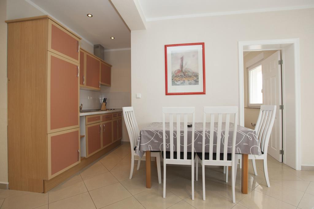 Apartments Damjanovic Makarska Ngoại thất bức ảnh