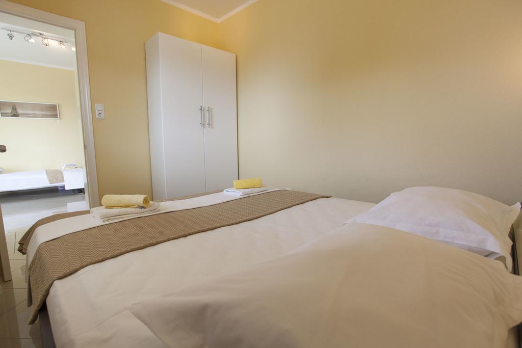 Apartments Damjanovic Makarska Ngoại thất bức ảnh