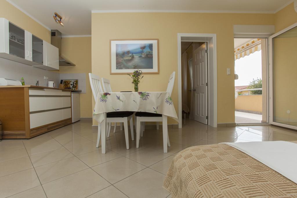 Apartments Damjanovic Makarska Ngoại thất bức ảnh