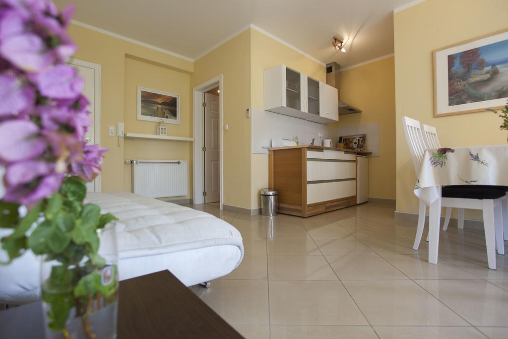 Apartments Damjanovic Makarska Ngoại thất bức ảnh