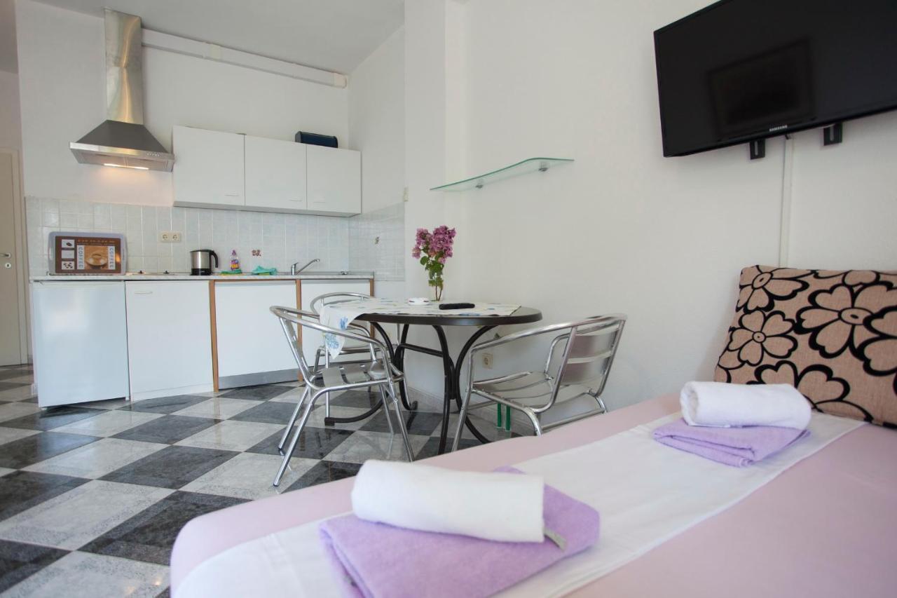 Apartments Damjanovic Makarska Phòng bức ảnh