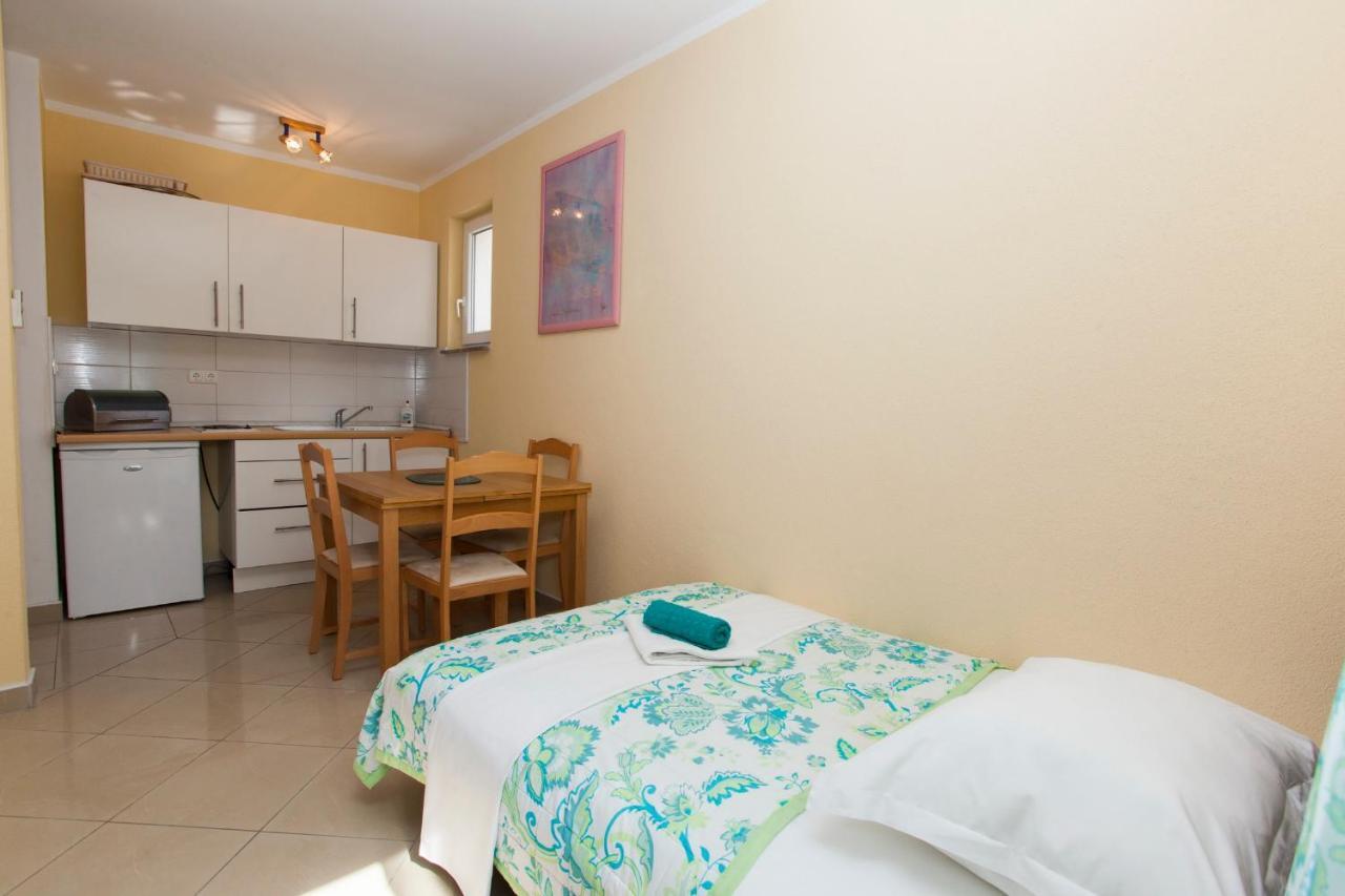 Apartments Damjanovic Makarska Ngoại thất bức ảnh