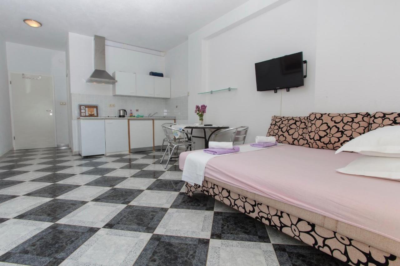 Apartments Damjanovic Makarska Phòng bức ảnh