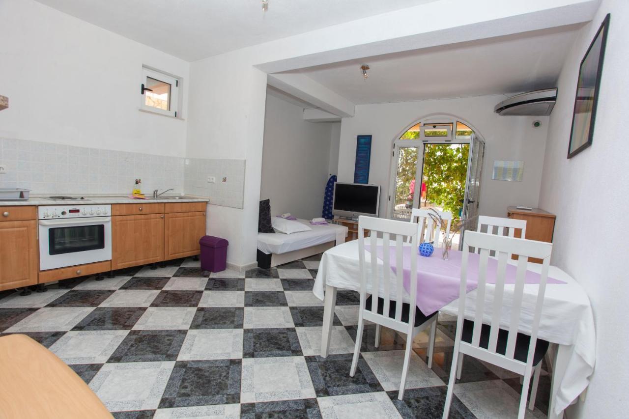 Apartments Damjanovic Makarska Ngoại thất bức ảnh
