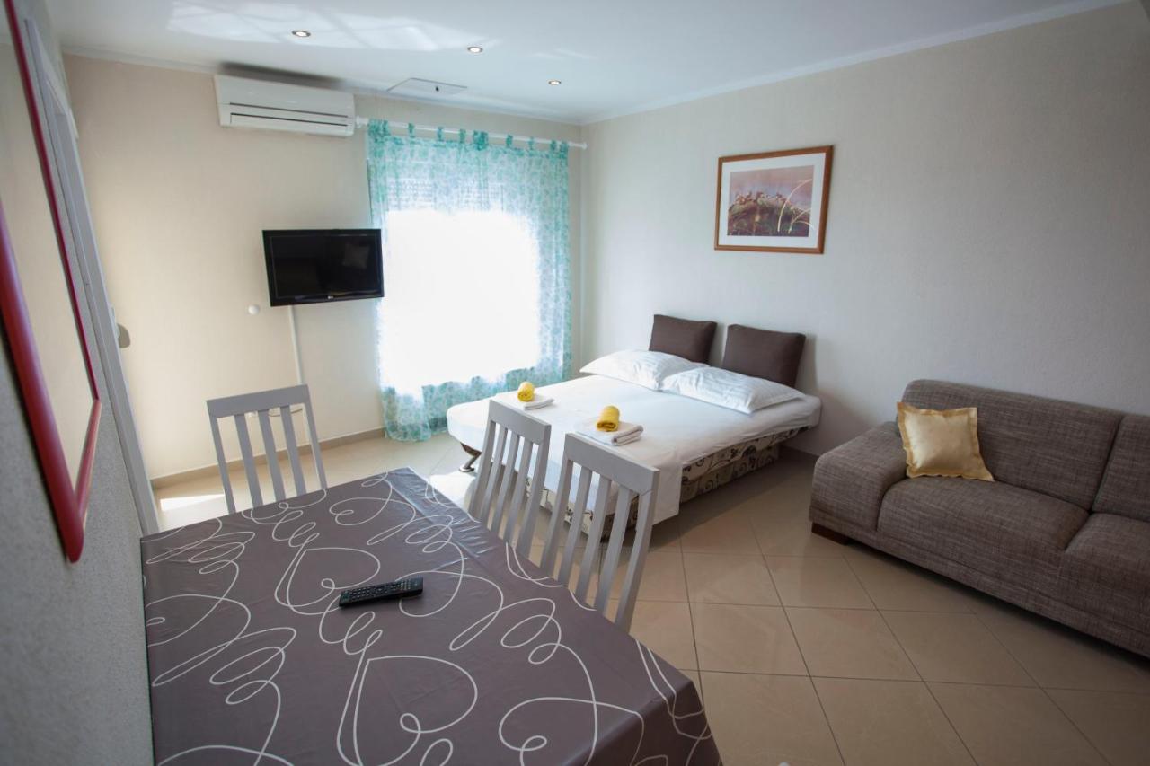 Apartments Damjanovic Makarska Ngoại thất bức ảnh